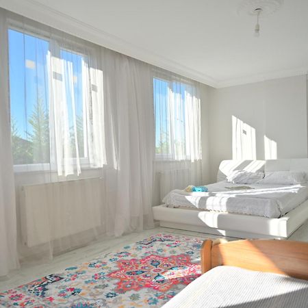 Ahmet Teacher Hotel,6 Minutes From The Airport Arnavutkoy Exteriör bild