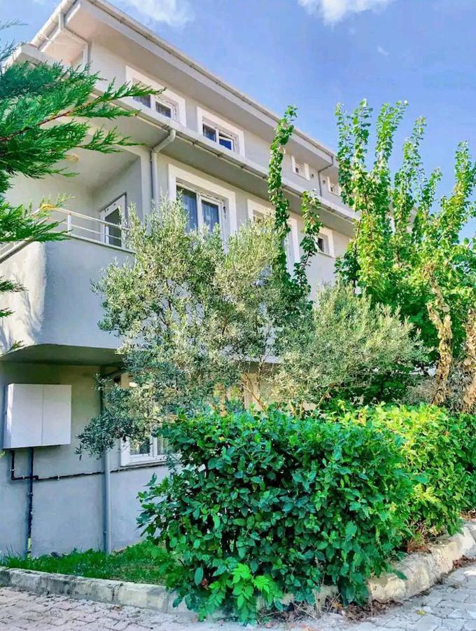 Ahmet Teacher Hotel,6 Minutes From The Airport Arnavutkoy Exteriör bild