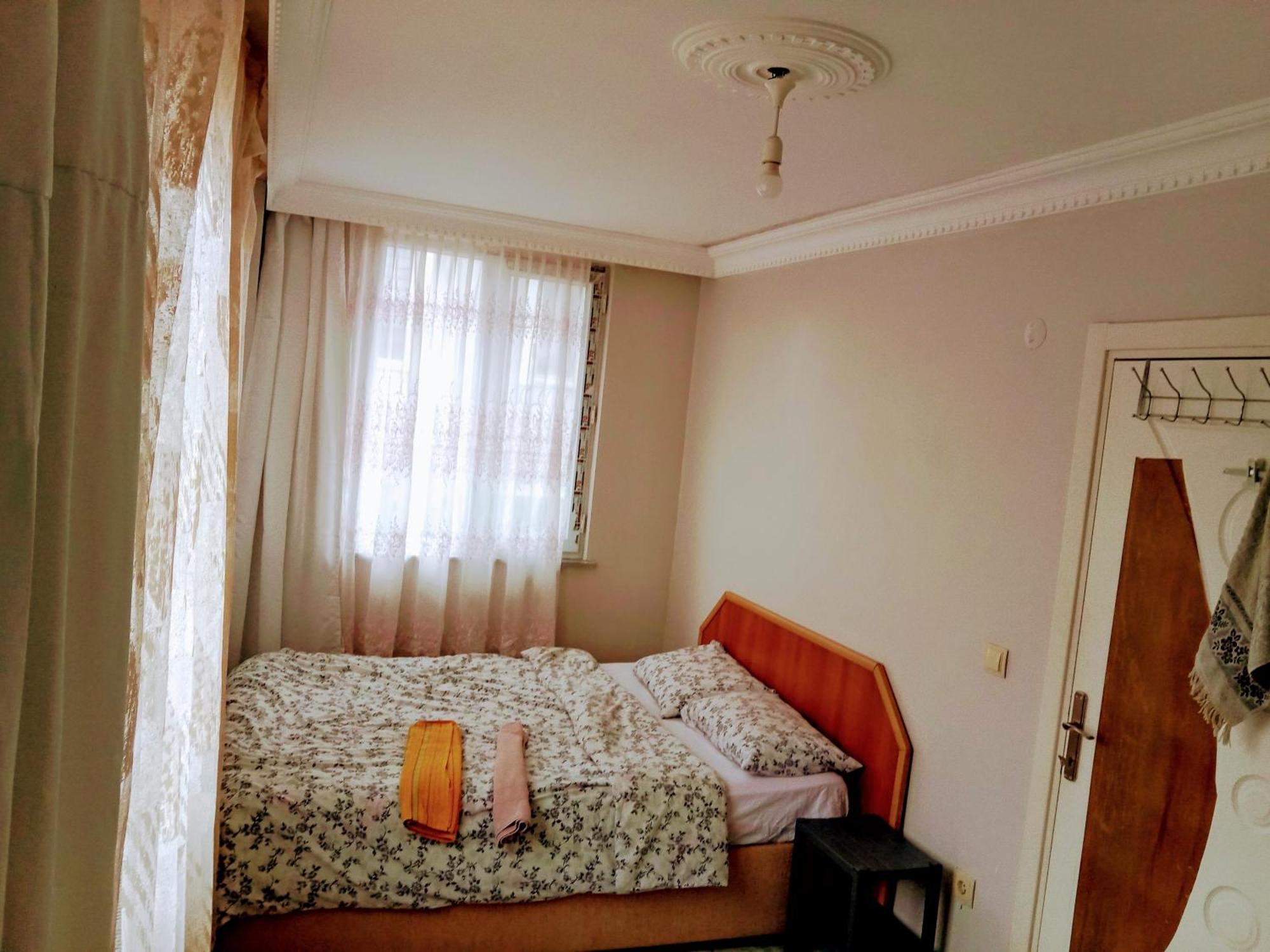 Ahmet Teacher Hotel,6 Minutes From The Airport Arnavutkoy Exteriör bild