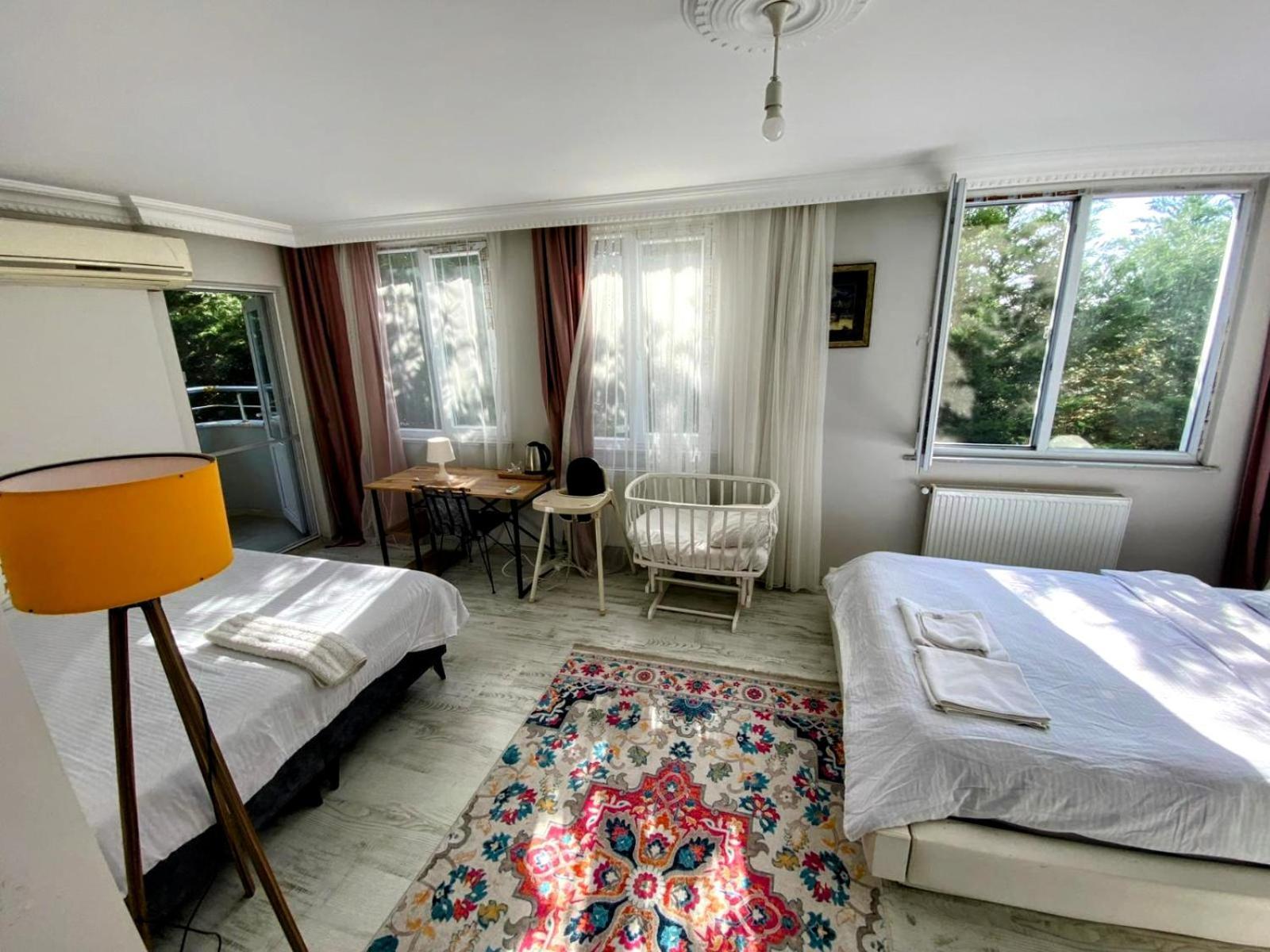 Ahmet Teacher Hotel,6 Minutes From The Airport Arnavutkoy Exteriör bild
