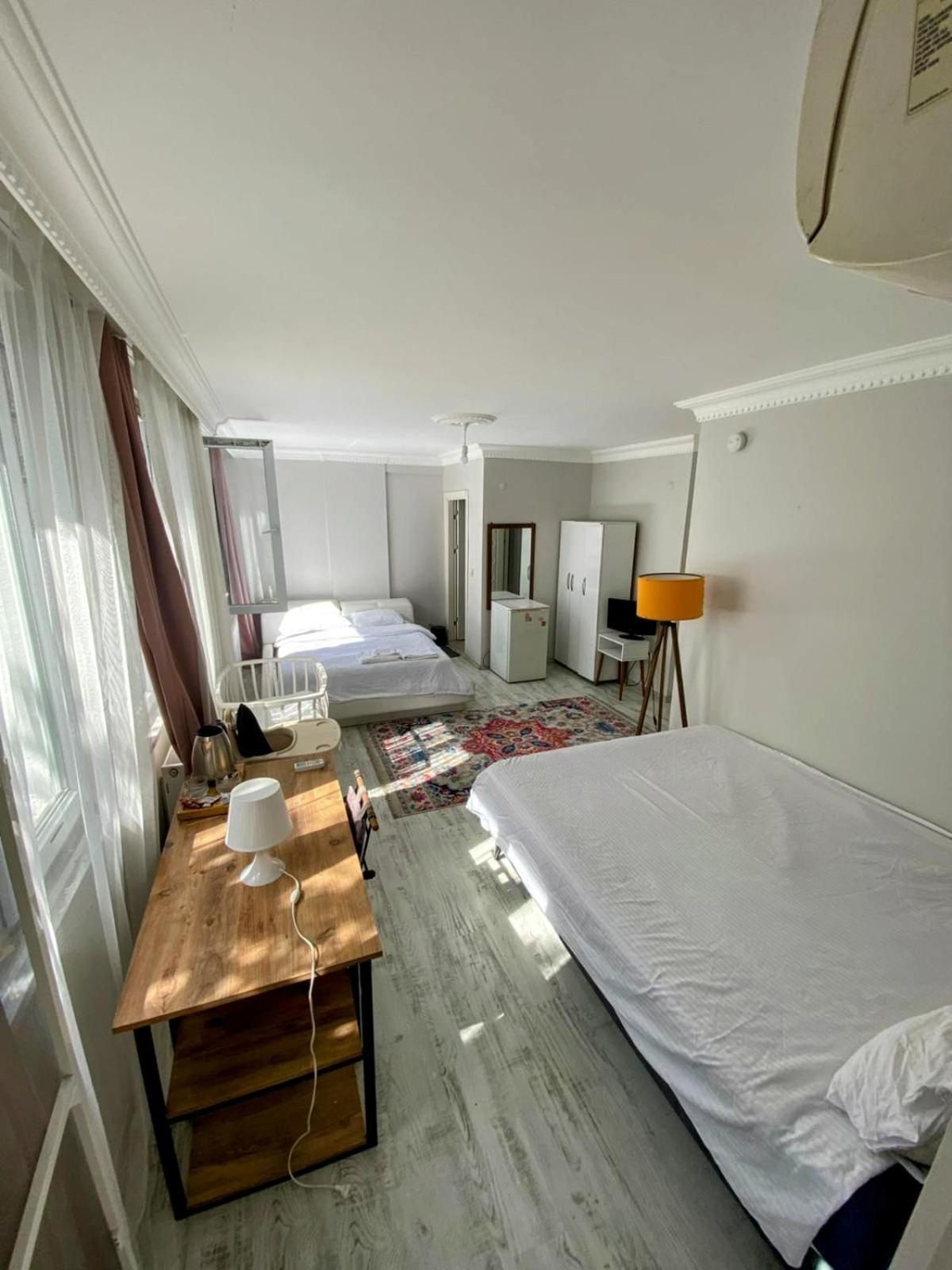 Ahmet Teacher Hotel,6 Minutes From The Airport Arnavutkoy Exteriör bild
