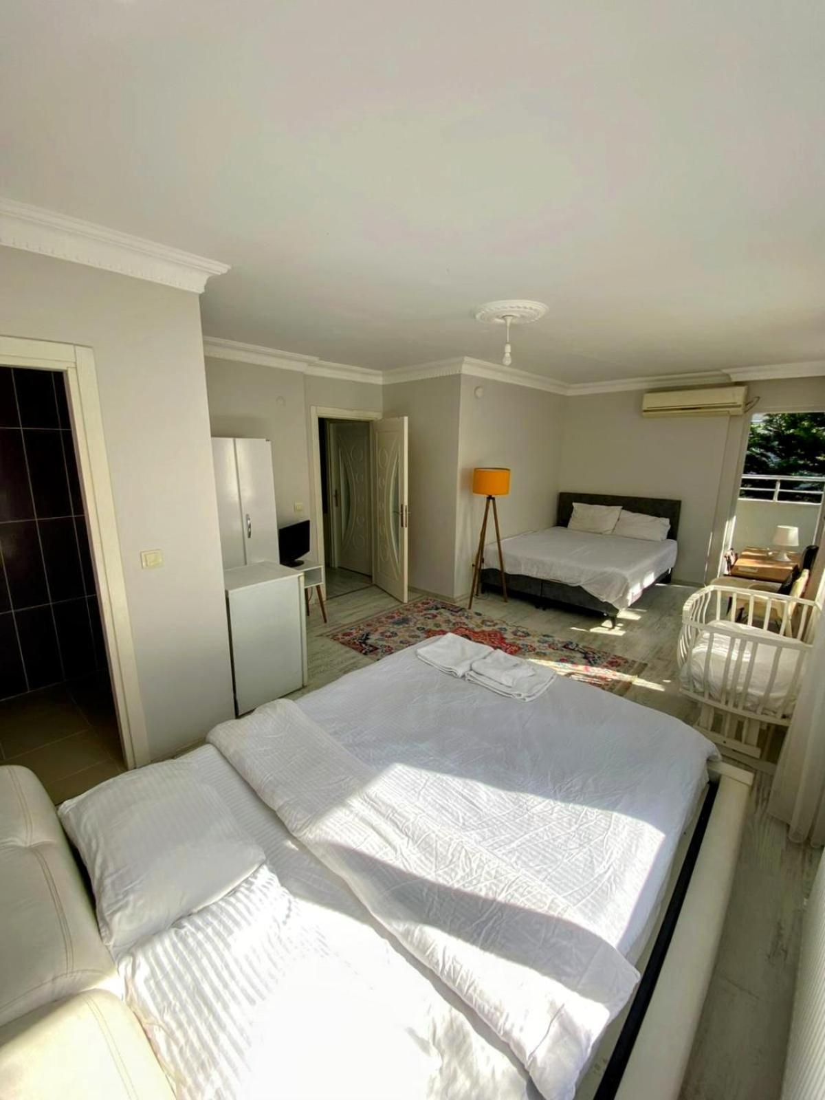 Ahmet Teacher Hotel,6 Minutes From The Airport Arnavutkoy Exteriör bild